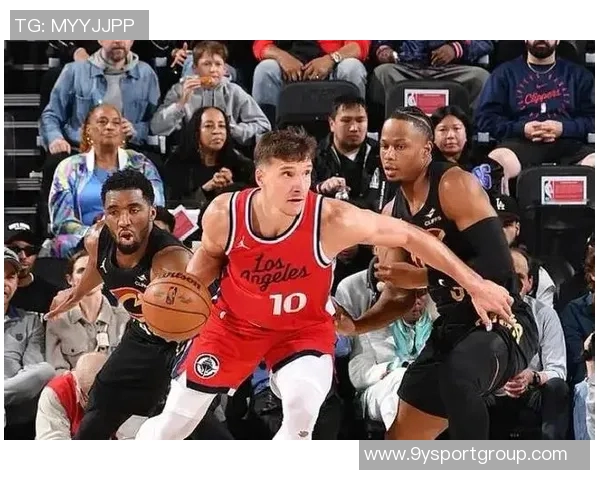 卢指导强调球队需要通过十场比赛评估当前状态与发展过程